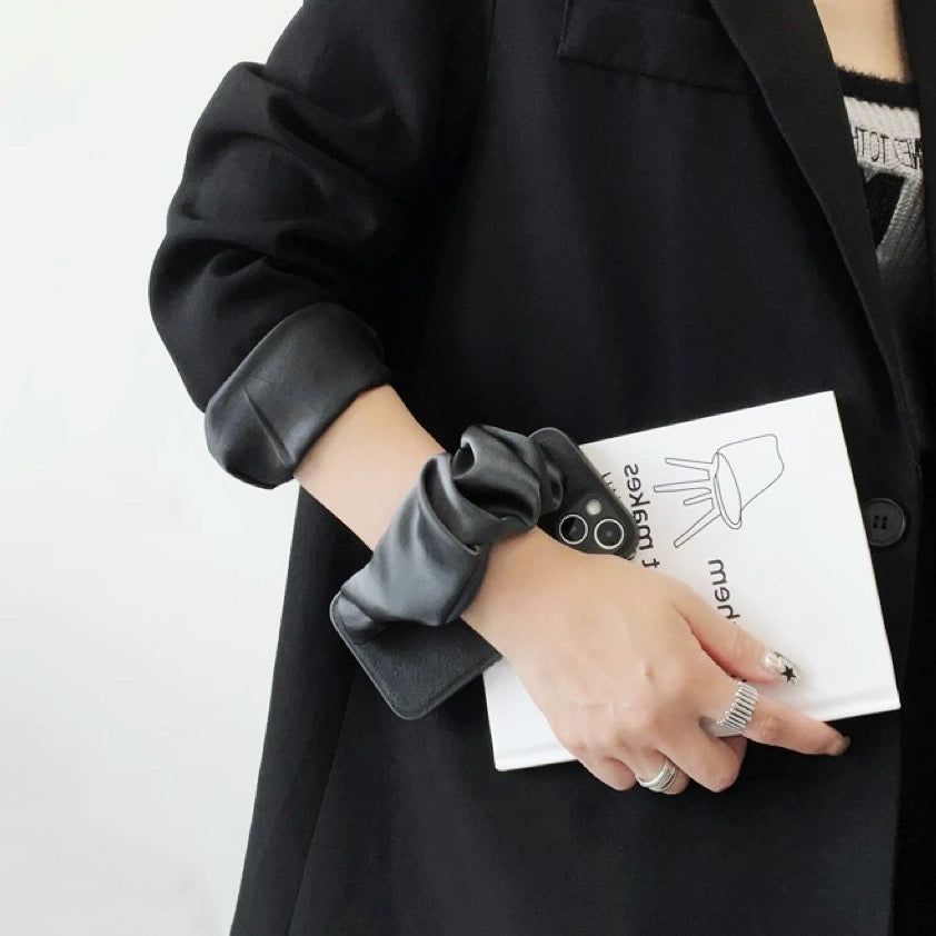 Handyhülle mit Satinarmband